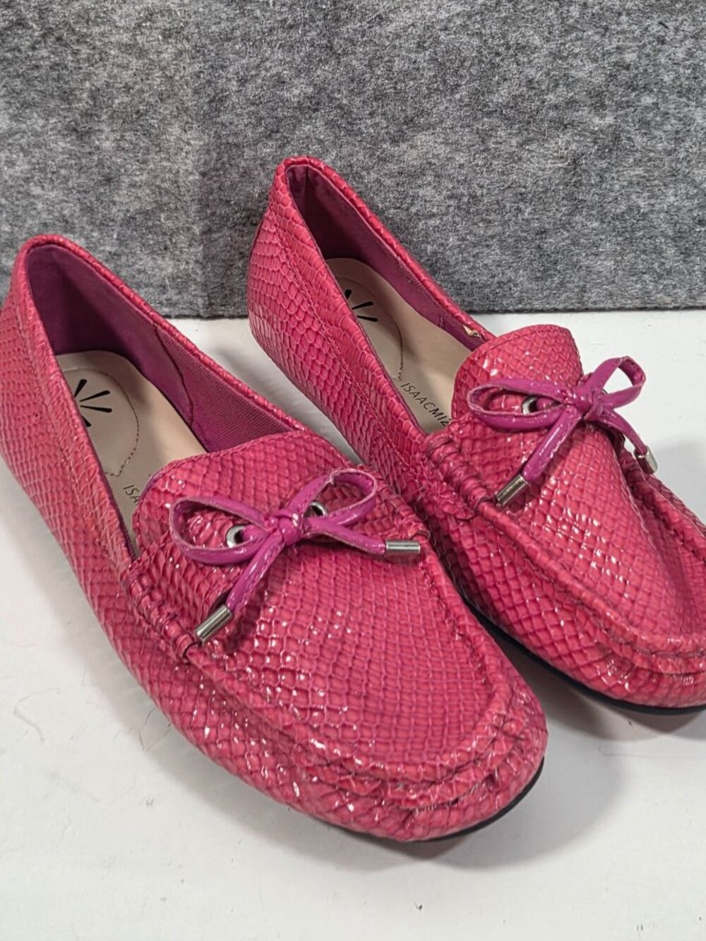 Isaac Mizrahi Pink Loafers Size 8 Textured Moccasin Driving Shoes